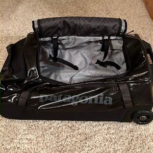 Patagonia roller bag